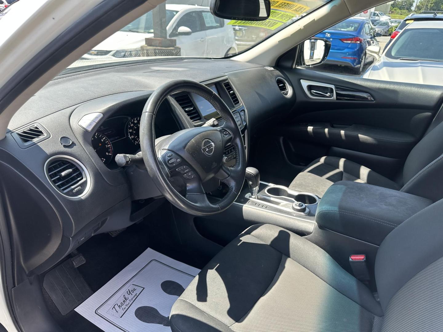 2017 WHITE Nissan Pathfinder Platinum 4WD (5N1DR2MM4HC) with an 3.5L V6 DOHC 24V engine, CVT transmission, located at 1254 Manheim Pike, Lancaster, PA, 17601, (717) 393-9133, 40.062870, -76.323273 - Photo#8