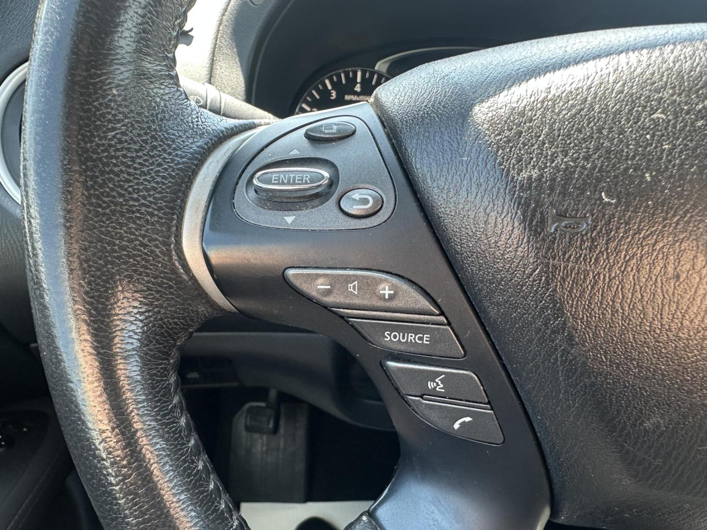 2017 WHITE Nissan Pathfinder Platinum 4WD (5N1DR2MM4HC) with an 3.5L V6 DOHC 24V engine, CVT transmission, located at 1254 Manheim Pike, Lancaster, PA, 17601, (717) 393-9133, 40.062870, -76.323273 - Photo#14