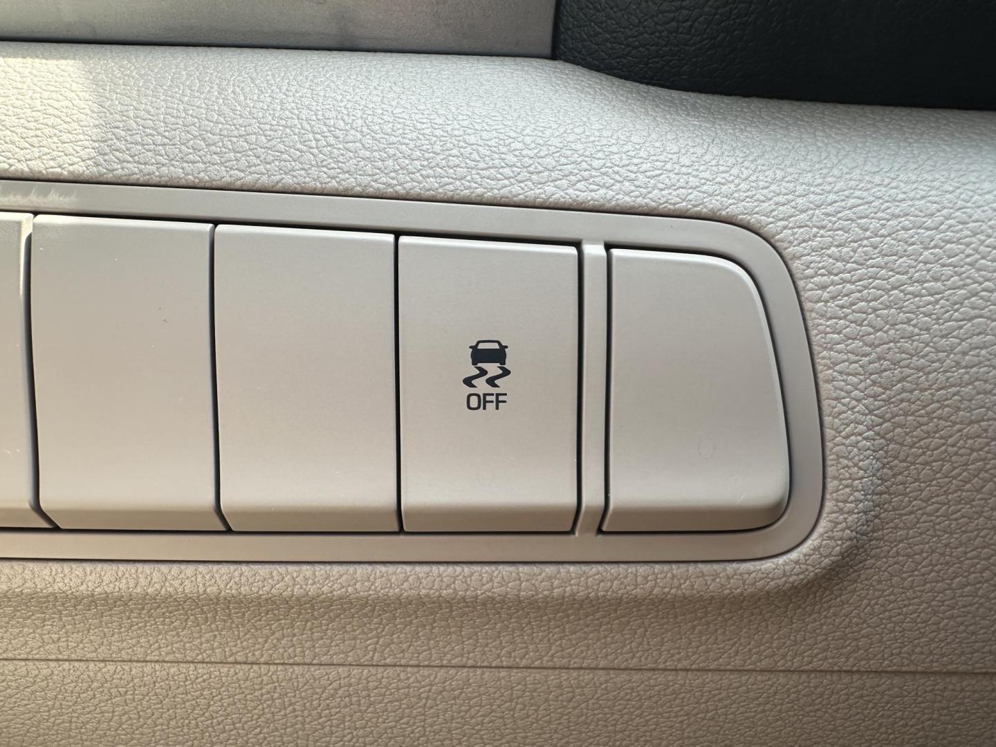2016 WHITE Hyundai Tucson SE w/Preferred Package AWD (KM8J3CA41GU) with an 2.0L L4 DOHC 16V engine, 6A transmission, located at 1254 Manheim Pike, Lancaster, PA, 17601, (717) 393-9133, 40.062870, -76.323273 - Photo#15