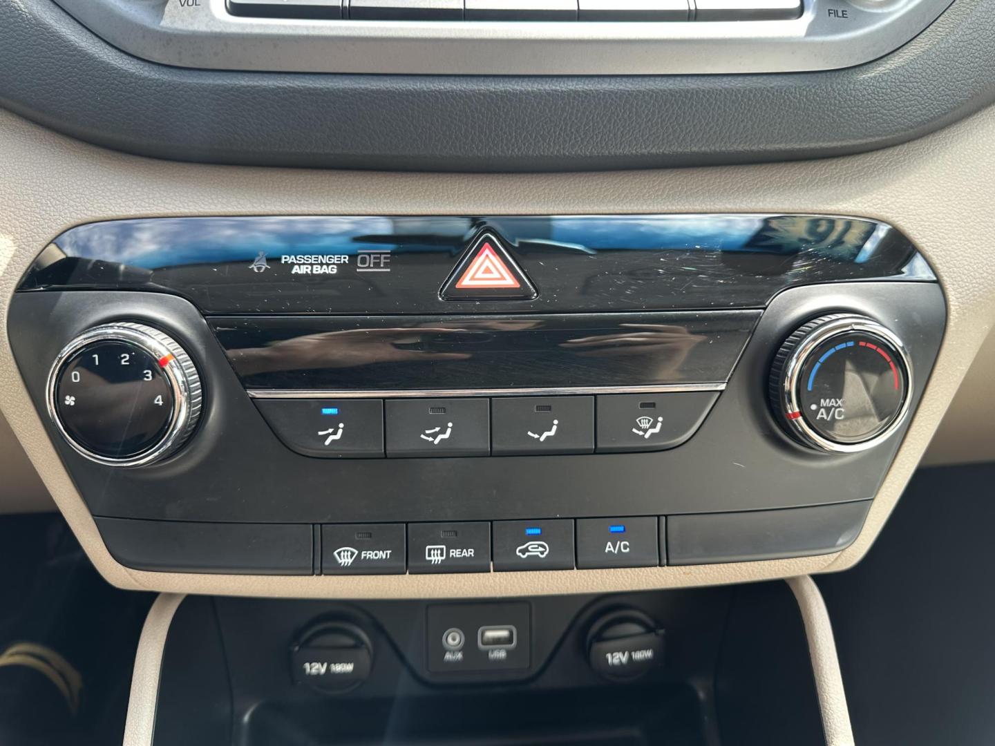 2016 WHITE Hyundai Tucson SE w/Preferred Package AWD (KM8J3CA41GU) with an 2.0L L4 DOHC 16V engine, 6A transmission, located at 1254 Manheim Pike, Lancaster, PA, 17601, (717) 393-9133, 40.062870, -76.323273 - Photo#18