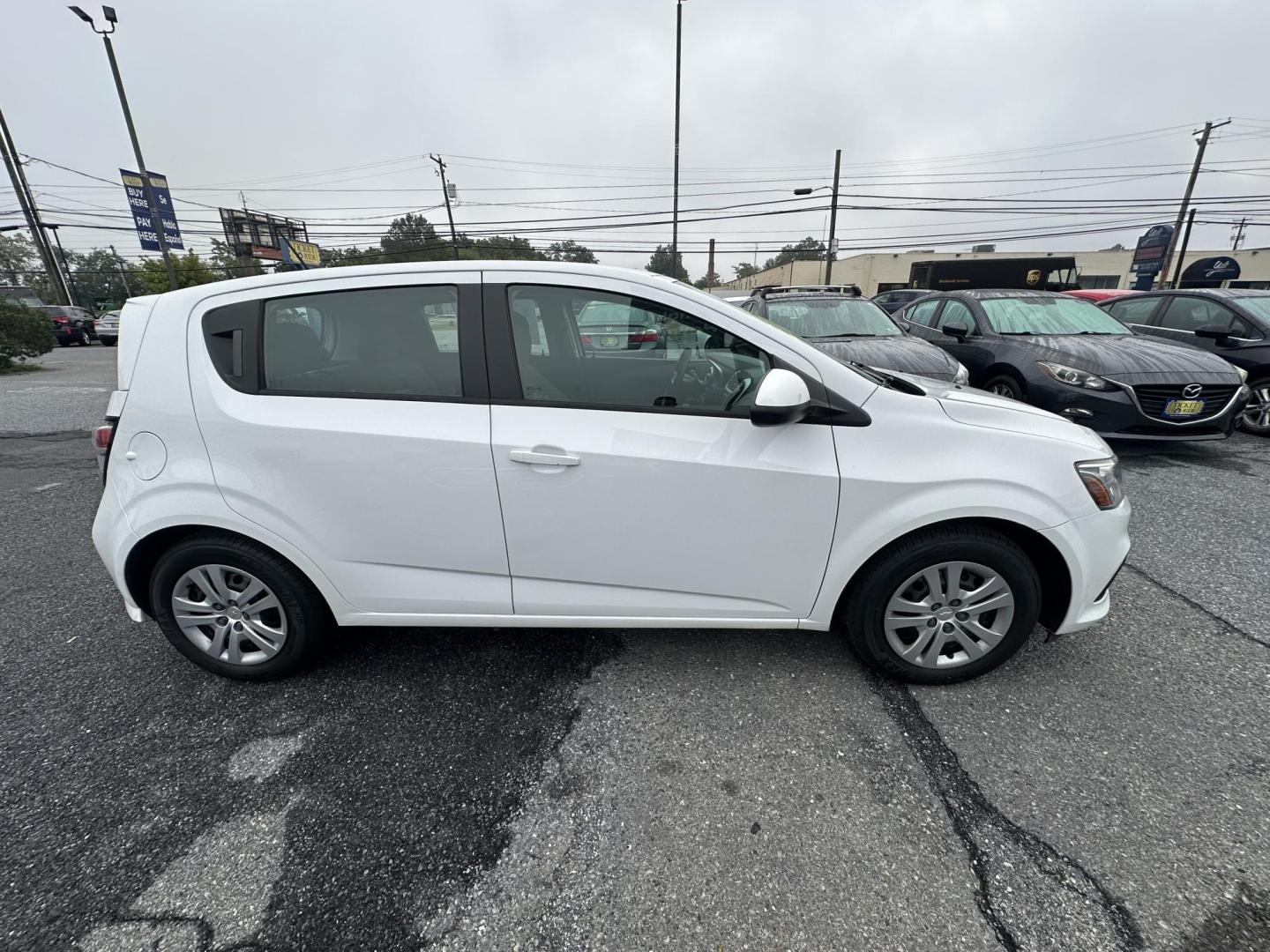 2018 WHITE Chevrolet Sonic FL Auto Hatchback (1G1JG6SG6J4) with an 1.8L L4 DOHC 24V engine, 6A transmission, located at 1254 Manheim Pike, Lancaster, PA, 17601, (717) 393-9133, 40.062870, -76.323273 - Photo#3