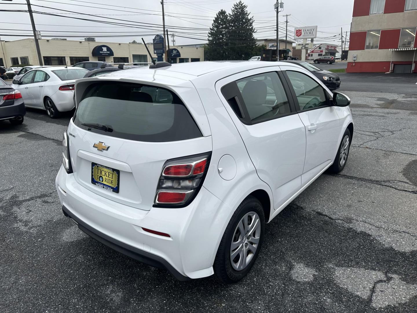 2018 WHITE Chevrolet Sonic FL Auto Hatchback (1G1JG6SG6J4) with an 1.8L L4 DOHC 24V engine, 6A transmission, located at 1254 Manheim Pike, Lancaster, PA, 17601, (717) 393-9133, 40.062870, -76.323273 - Photo#4