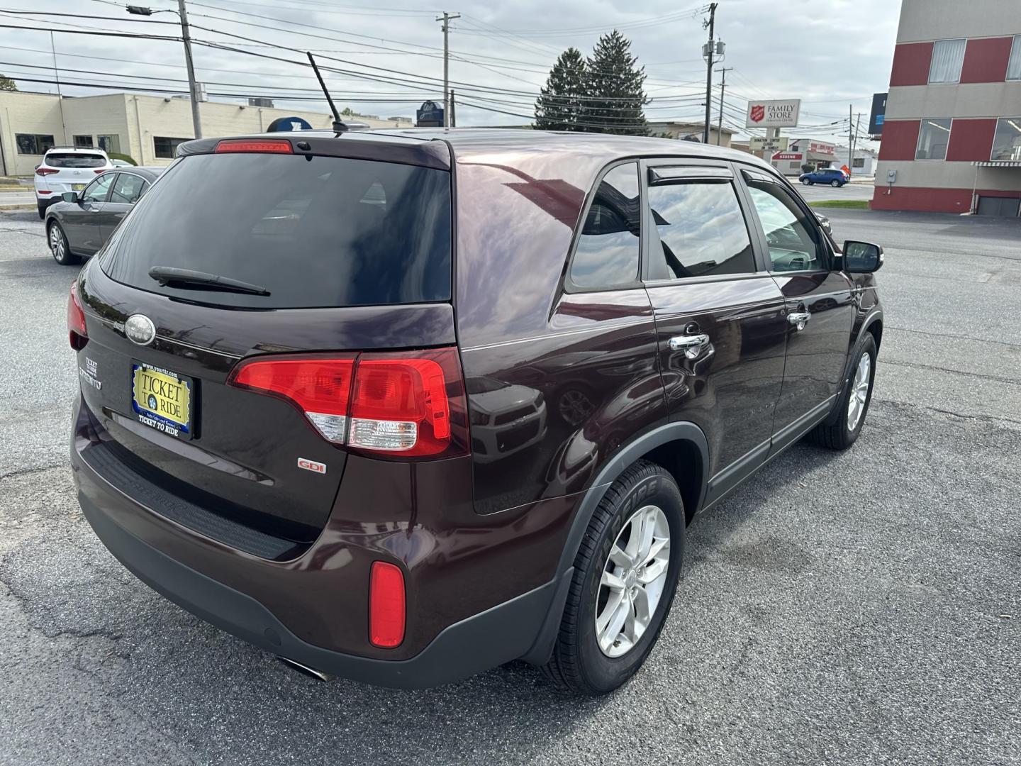 2014 BURGUNDY Kia Sorento LX 2WD (5XYKT3A60EG) with an 2.4L L4 DOHC 16V engine, 6-Speed Automatic transmission, located at 1254 Manheim Pike, Lancaster, PA, 17601, (717) 393-9133, 40.062870, -76.323273 - Photo#4