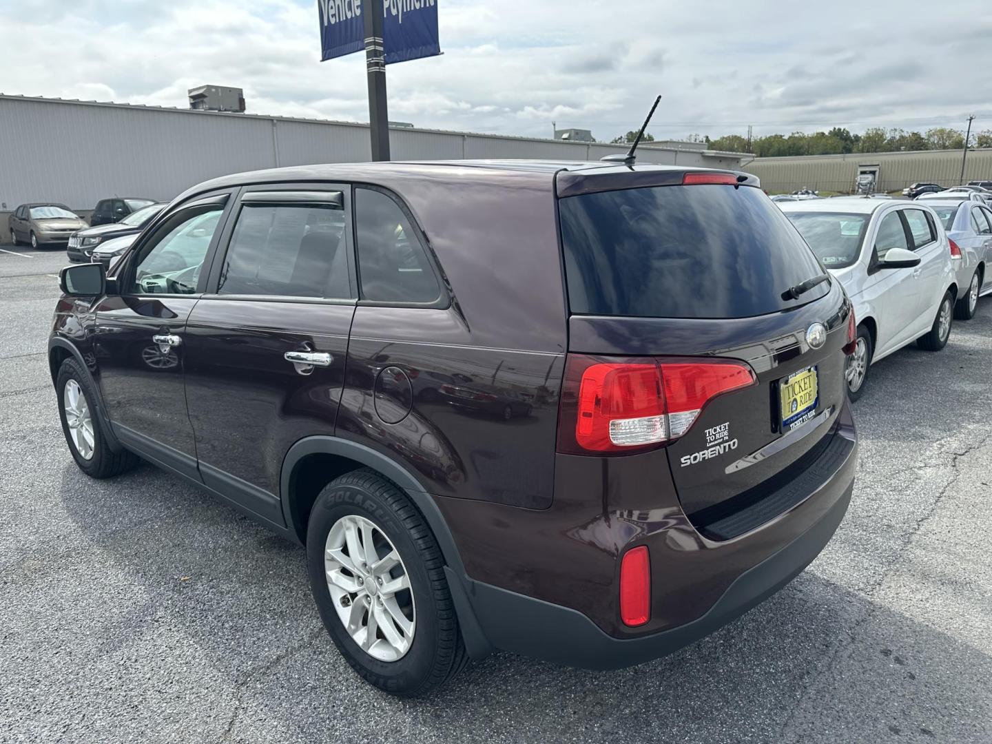 2014 BURGUNDY Kia Sorento LX 2WD (5XYKT3A60EG) with an 2.4L L4 DOHC 16V engine, 6-Speed Automatic transmission, located at 1254 Manheim Pike, Lancaster, PA, 17601, (717) 393-9133, 40.062870, -76.323273 - Photo#8
