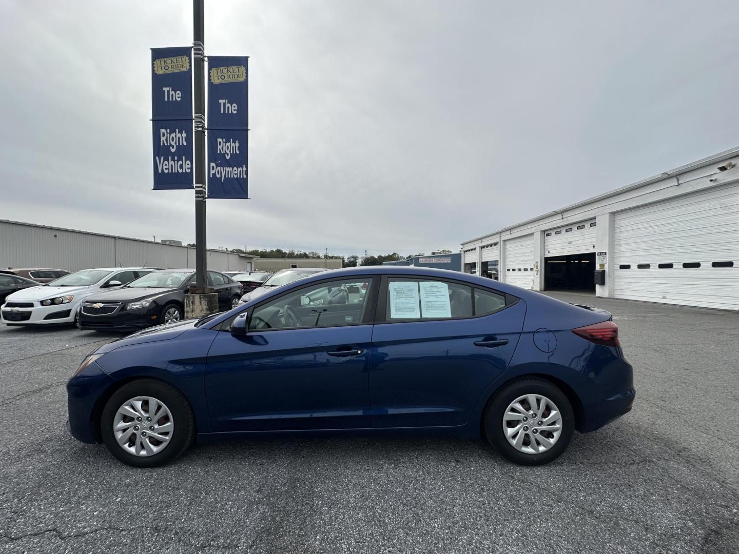 2019 BLUE Hyundai Elantra SE 6AT (5NPD74LF1KH) with an 1.8L L4 DOHC 16V engine, 6A transmission, located at 1254 Manheim Pike, Lancaster, PA, 17601, (717) 393-9133, 40.062870, -76.323273 - Photo#7