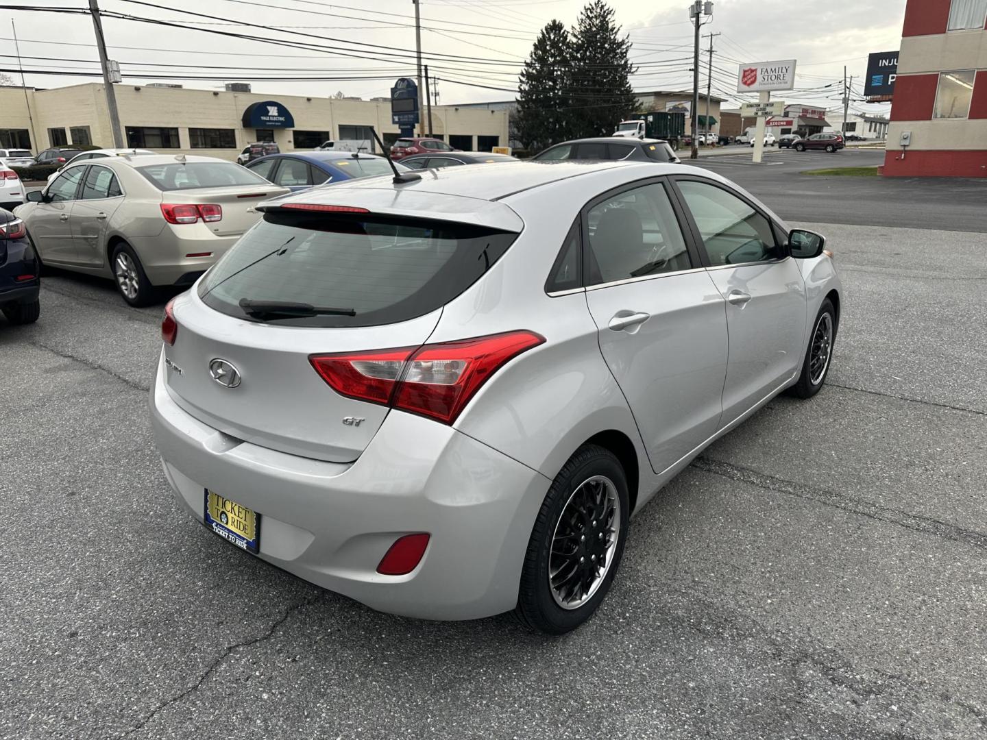2016 SILVER Hyundai Elantra GT A/T (KMHD35LH9GU) with an 2.0L L4 16V DOHC engine, 6A transmission, located at 1254 Manheim Pike, Lancaster, PA, 17601, (717) 393-9133, 40.062870, -76.323273 - Photo#4