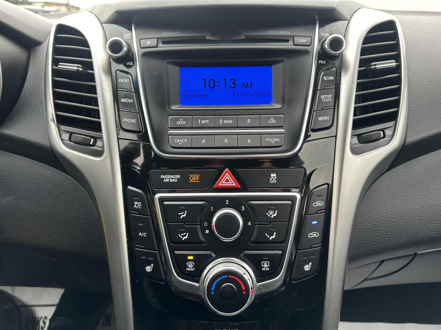 2016 SILVER Hyundai Elantra GT A/T (KMHD35LH9GU) with an 2.0L L4 16V DOHC engine, 6A transmission, located at 1254 Manheim Pike, Lancaster, PA, 17601, (717) 393-9133, 40.062870, -76.323273 - Photo#19