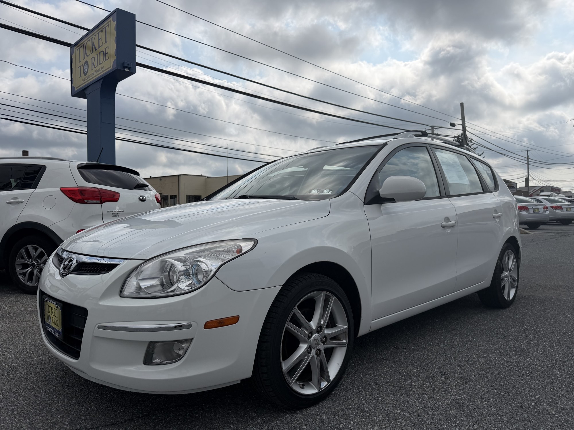 photo of 2012 Hyundai Elantra Touring SE Manual