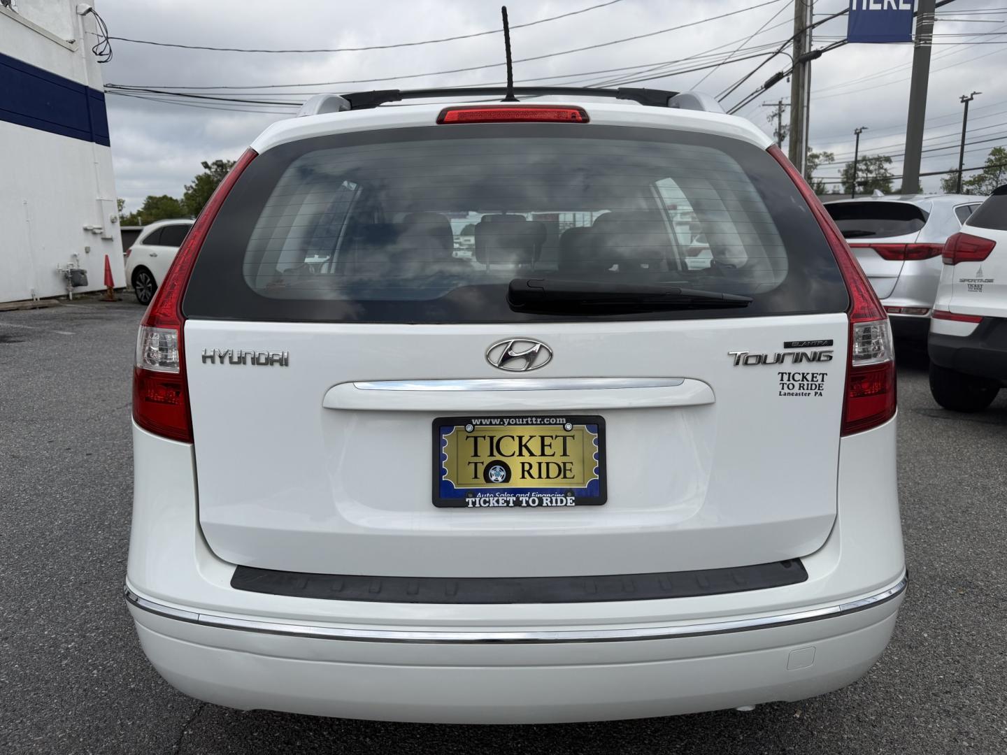 2012 WHITE Hyundai Elantra Touring SE Manual (KMHDC8AE9CU) with an 2.0L L4 DOHC 16V engine, 5-Speed Manual transmission, located at 1254 Manheim Pike, Lancaster, PA, 17601, (717) 393-9133, 40.062870, -76.323273- Photo#3