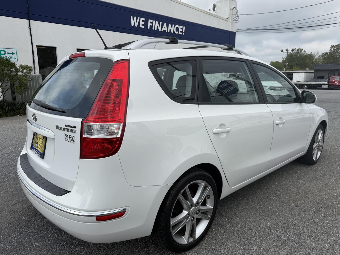 2012 WHITE Hyundai Elantra Touring SE Manual (KMHDC8AE9CU) with an 2.0L L4 DOHC 16V engine, 5-Speed Manual transmission, located at 1254 Manheim Pike, Lancaster, PA, 17601, (717) 393-9133, 40.062870, -76.323273- Photo#4