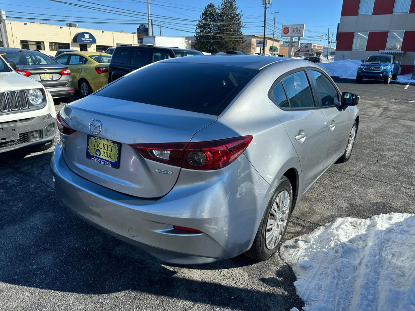 2016 SILVER Mazda MAZDA3 i Sport AT 4-Door (JM1BM1T73G1) with an 2.0L L4 DOHC 16V engine, 6A transmission, located at 1254 Manheim Pike, Lancaster, PA, 17601, (717) 393-9133, 40.062870, -76.323273 - Photo#3