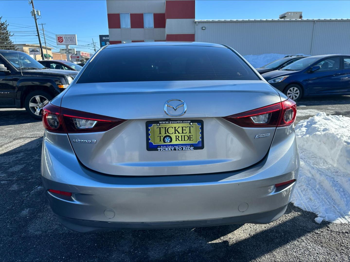 2016 SILVER Mazda MAZDA3 i Sport AT 4-Door (JM1BM1T73G1) with an 2.0L L4 DOHC 16V engine, 6A transmission, located at 1254 Manheim Pike, Lancaster, PA, 17601, (717) 393-9133, 40.062870, -76.323273 - Photo#4