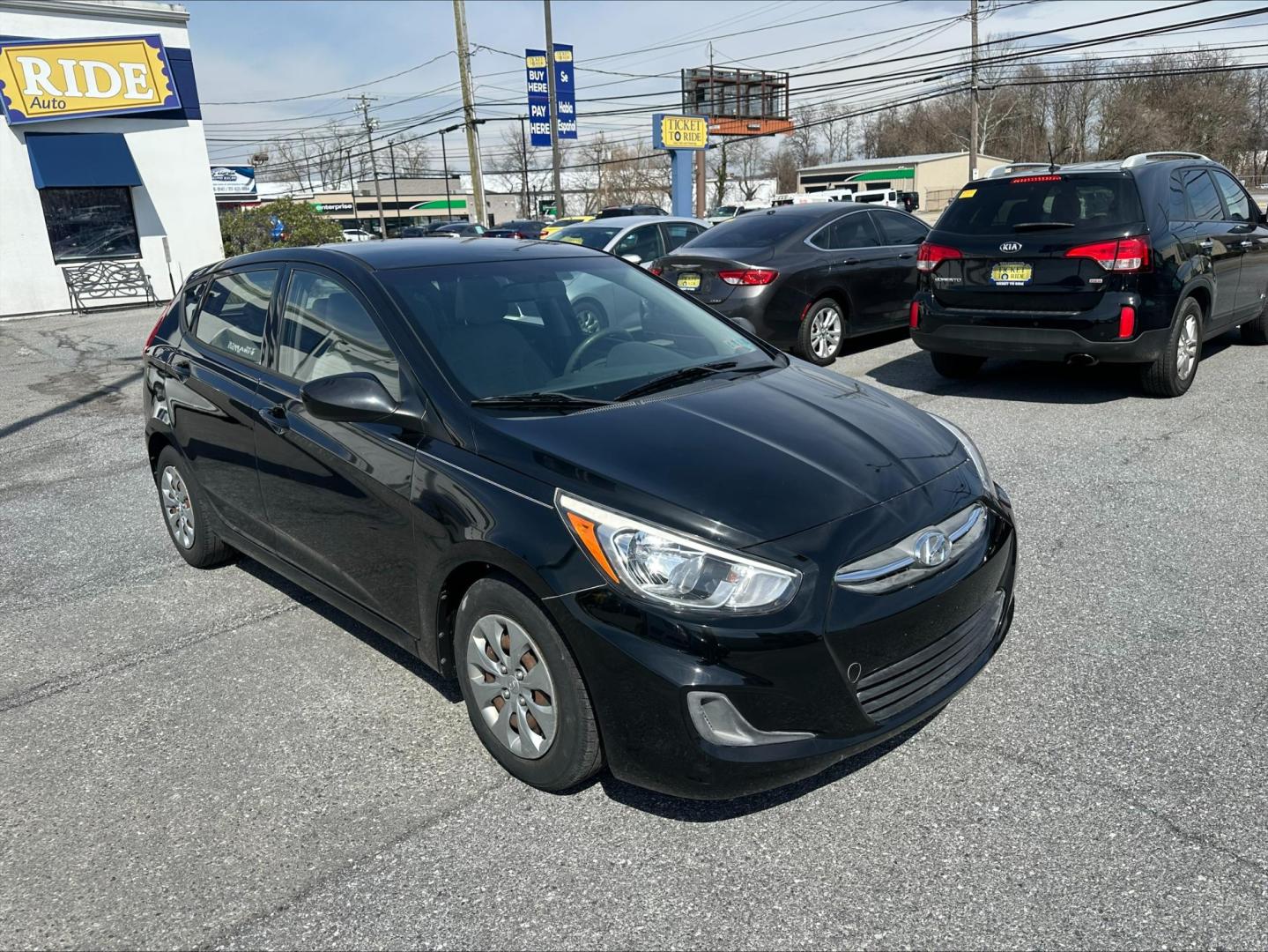 2017 BLACK Hyundai Accent SE 5-Door 6A (KMHCT5AE1HU) with an 1.6L L4 DOHC 16V engine, 6A transmission, located at 1254 Manheim Pike, Lancaster, PA, 17601, (717) 393-9133, 40.062870, -76.323273 - Photo#2