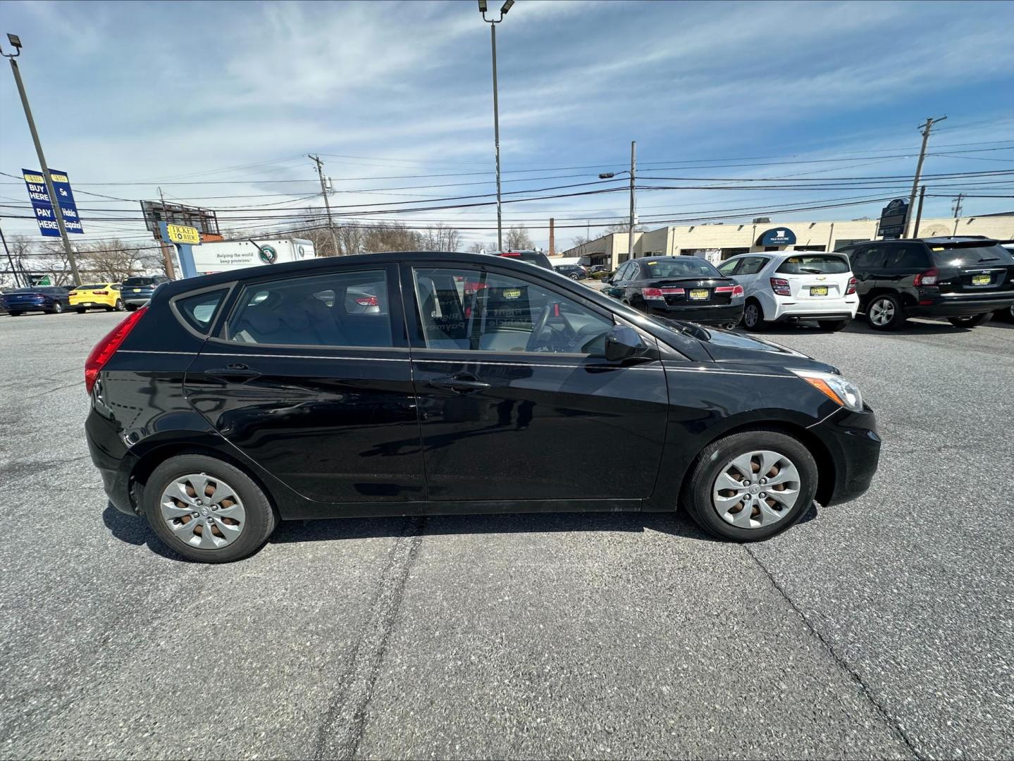 2017 BLACK Hyundai Accent SE 5-Door 6A (KMHCT5AE1HU) with an 1.6L L4 DOHC 16V engine, 6A transmission, located at 1254 Manheim Pike, Lancaster, PA, 17601, (717) 393-9133, 40.062870, -76.323273 - Photo#3