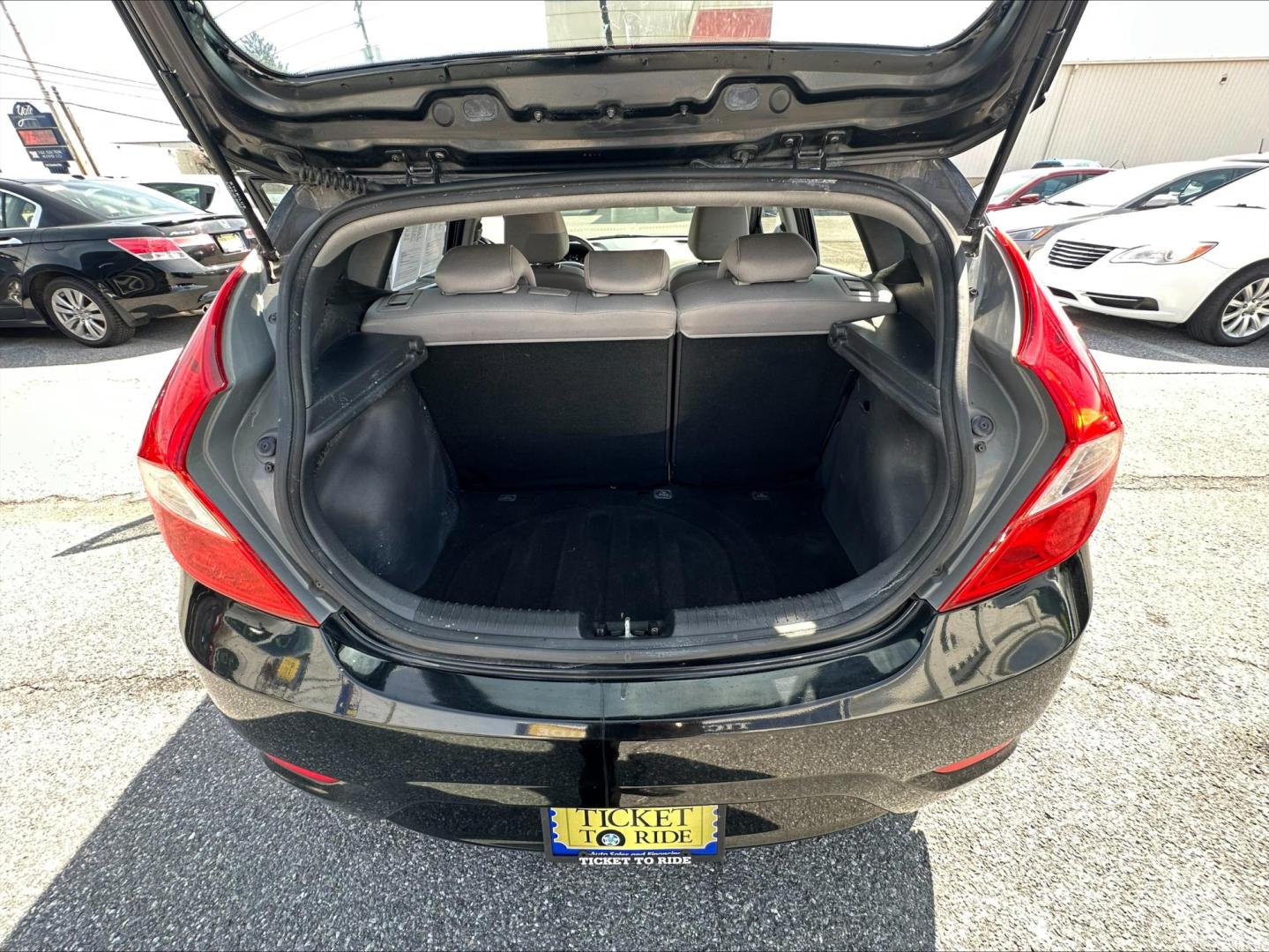 2017 BLACK Hyundai Accent SE 5-Door 6A (KMHCT5AE1HU) with an 1.6L L4 DOHC 16V engine, 6A transmission, located at 1254 Manheim Pike, Lancaster, PA, 17601, (717) 393-9133, 40.062870, -76.323273 - Photo#10