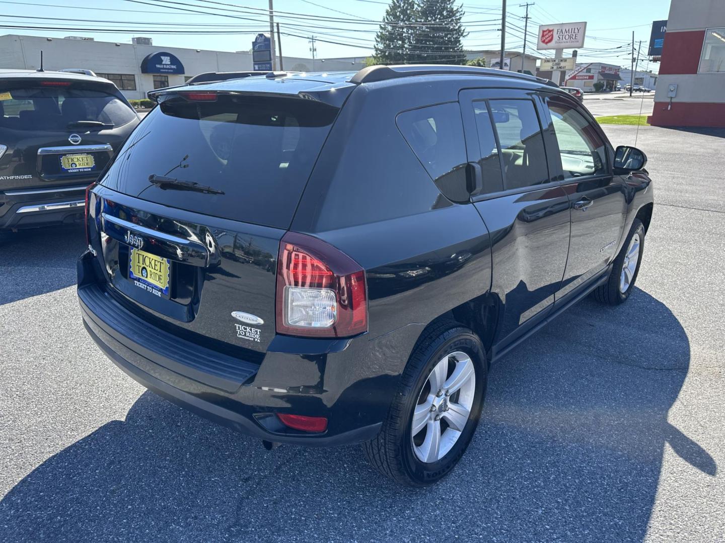 2015 BLACK Jeep Compass Latitude 4WD (1C4NJDEBXFD) with an 2.4L L4 DOHC 16V engine, Continuously Variable Transmission transmission, located at 1254 Manheim Pike, Lancaster, PA, 17601, (717) 393-9133, 40.062870, -76.323273- Photo#4