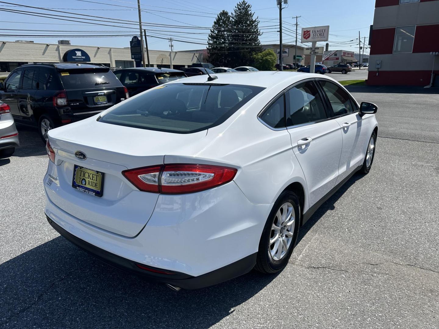 2016 WHITE Ford Fusion S (1FA6P0G75G5) with an 2.5L L4 DOHC 16V engine, 6-Speed Automatic transmission, located at 1254 Manheim Pike, Lancaster, PA, 17601, (717) 393-9133, 40.062870, -76.323273 - Photo#2