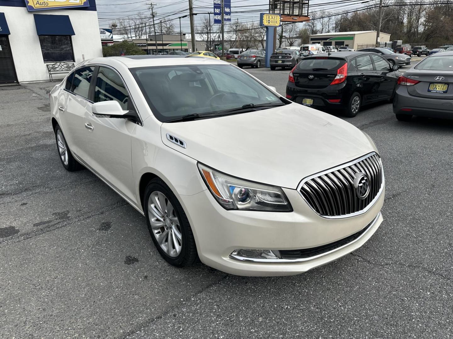 2014 WHITE Buick LaCrosse Leather Package (1G4GB5G36EF) with an 3.6L V6 DOHC 24V FFV engine, 6-Speed Automatic transmission, located at 1254 Manheim Pike, Lancaster, PA, 17601, (717) 393-9133, 40.062870, -76.323273 - Photo#2