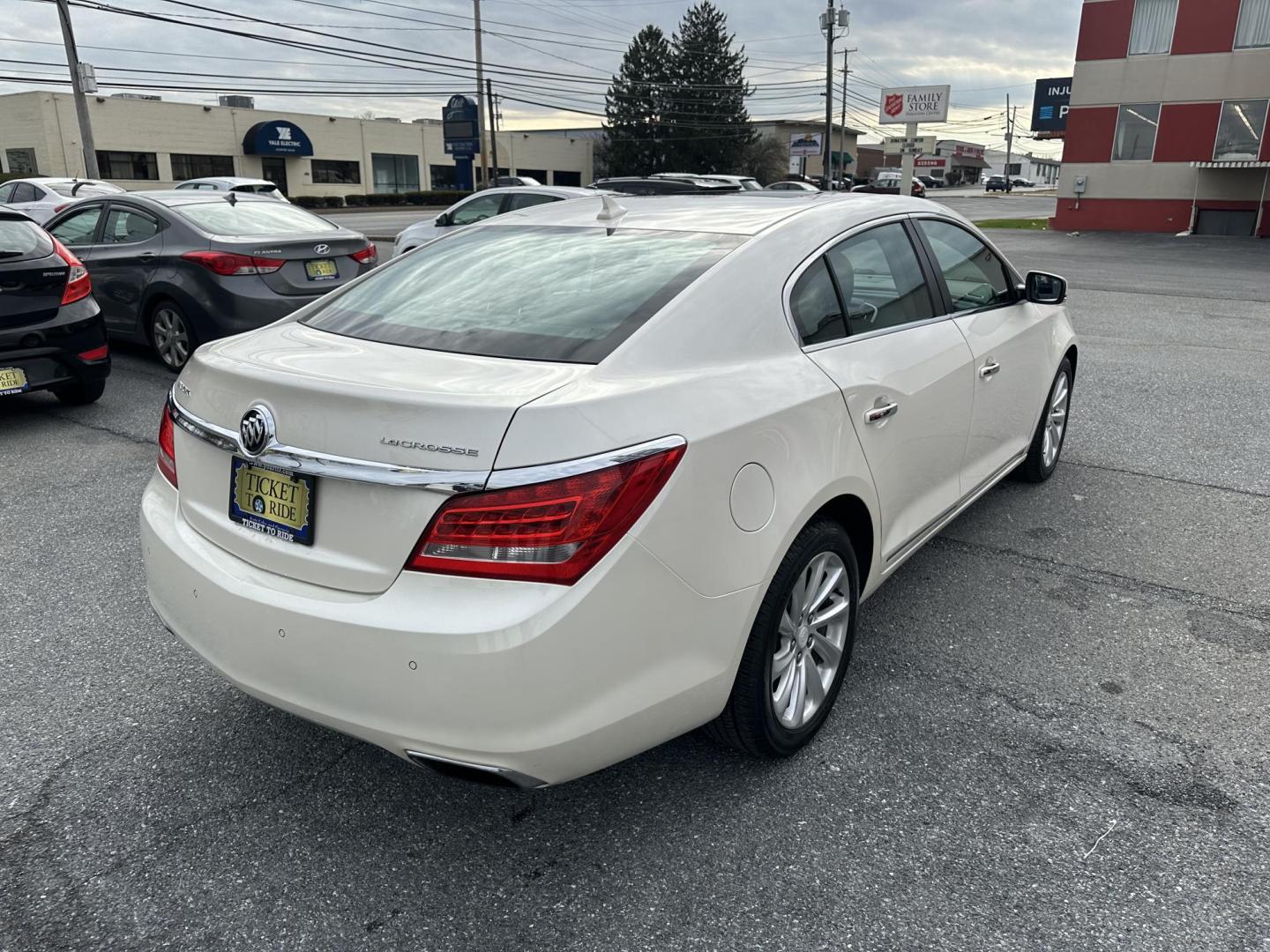 2014 WHITE Buick LaCrosse Leather Package (1G4GB5G36EF) with an 3.6L V6 DOHC 24V FFV engine, 6-Speed Automatic transmission, located at 1254 Manheim Pike, Lancaster, PA, 17601, (717) 393-9133, 40.062870, -76.323273 - Photo#4