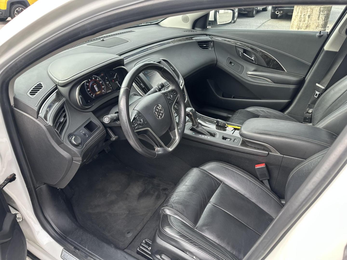 2014 WHITE Buick LaCrosse Leather Package (1G4GB5G36EF) with an 3.6L V6 DOHC 24V FFV engine, 6-Speed Automatic transmission, located at 1254 Manheim Pike, Lancaster, PA, 17601, (717) 393-9133, 40.062870, -76.323273 - Photo#10