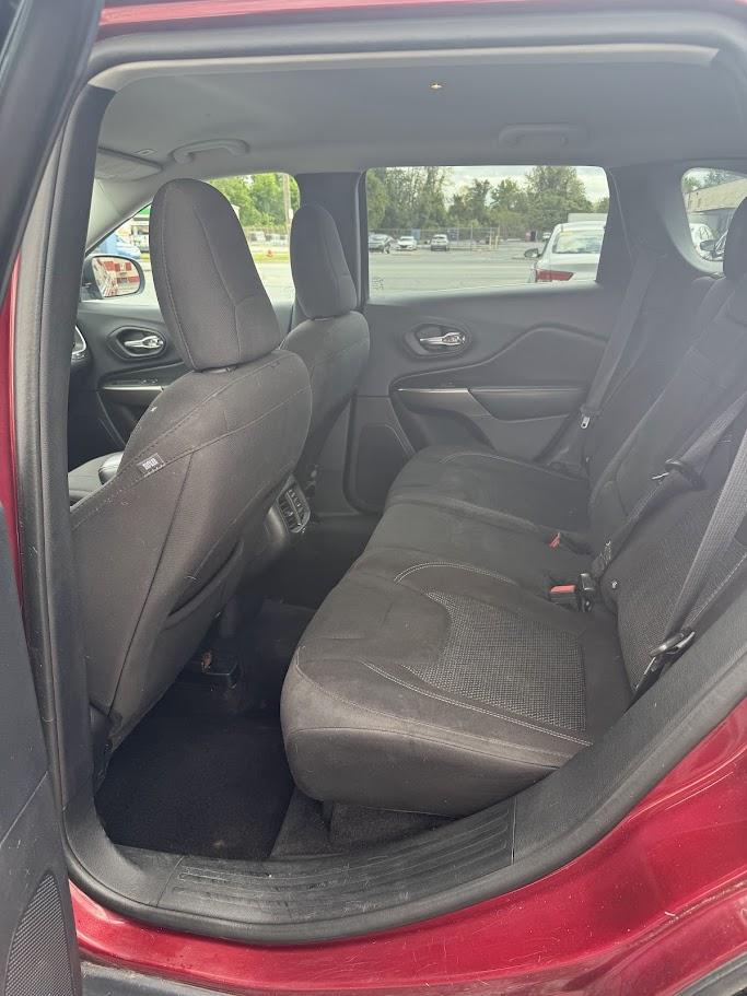2019 MAROON Jeep Cherokee Latitude FWD (1C4PJLCB4KD) with an 2.4L L4 DOHC 16V engine, 9A transmission, located at 1254 Manheim Pike, Lancaster, PA, 17601, (717) 393-9133, 40.062870, -76.323273 - Adventure-ready and packed with comfort, this 2019 Jeep Cherokee Latitude FWD delivers the perfect balance of style, versatility, and everyday practicality. With its bold Jeep design and smooth driving performance, the Cherokee is built to handle everything from your daily commute to weekend getaway - Photo#18