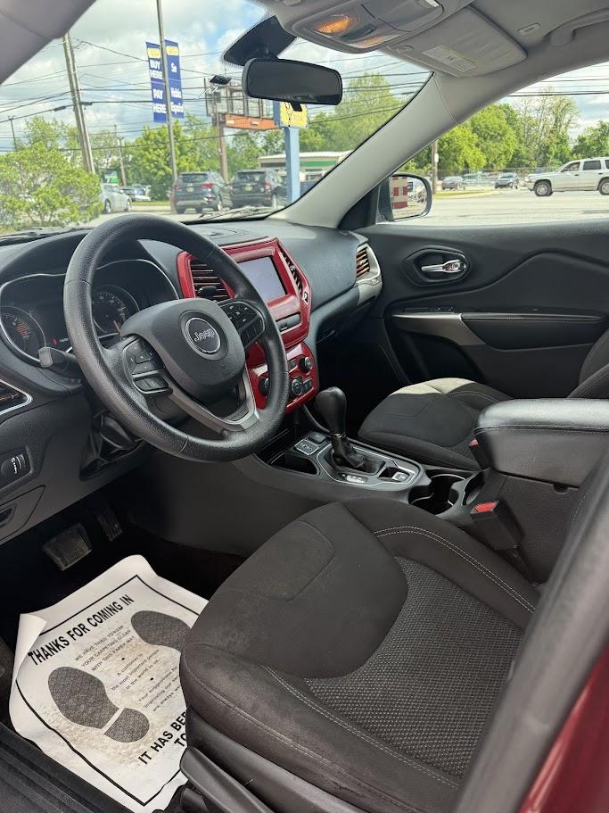 2019 MAROON Jeep Cherokee Latitude FWD (1C4PJLCB4KD) with an 2.4L L4 DOHC 16V engine, 9A transmission, located at 1254 Manheim Pike, Lancaster, PA, 17601, (717) 393-9133, 40.062870, -76.323273 - Adventure-ready and packed with comfort, this 2019 Jeep Cherokee Latitude FWD delivers the perfect balance of style, versatility, and everyday practicality. With its bold Jeep design and smooth driving performance, the Cherokee is built to handle everything from your daily commute to weekend getaway - Photo#7