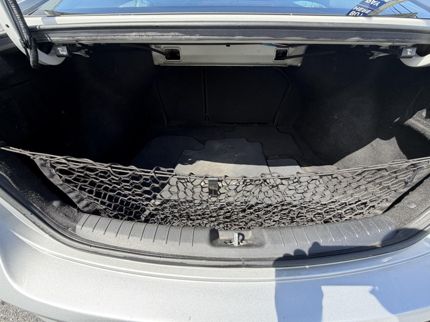 2018 SILVER Hyundai Elantra Limited (5NPD84LF1JH) with an 1.8L L4 DOHC 16V engine, 6A transmission, located at 1254 Manheim Pike, Lancaster, PA, 17601, (717) 393-9133, 40.062870, -76.323273 - Enjoy comfort, style, and modern features in this 2018 Hyundai Elantra Limited—a well-equipped sedan that delivers a premium feel without the premium price. With its sleek design and refined interior, the Limited trim takes your daily drive to the next level. Reliable, efficient, and packed with- Photo#17