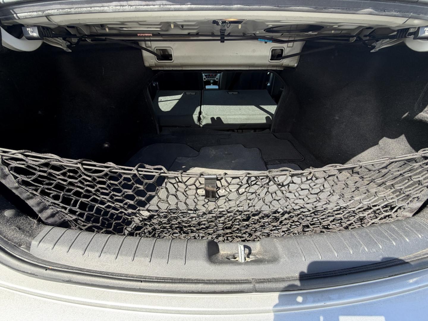2018 SILVER Hyundai Elantra Limited (5NPD84LF1JH) with an 1.8L L4 DOHC 16V engine, 6A transmission, located at 1254 Manheim Pike, Lancaster, PA, 17601, (717) 393-9133, 40.062870, -76.323273 - Enjoy comfort, style, and modern features in this 2018 Hyundai Elantra Limited—a well-equipped sedan that delivers a premium feel without the premium price. With its sleek design and refined interior, the Limited trim takes your daily drive to the next level. Reliable, efficient, and packed with- Photo#18