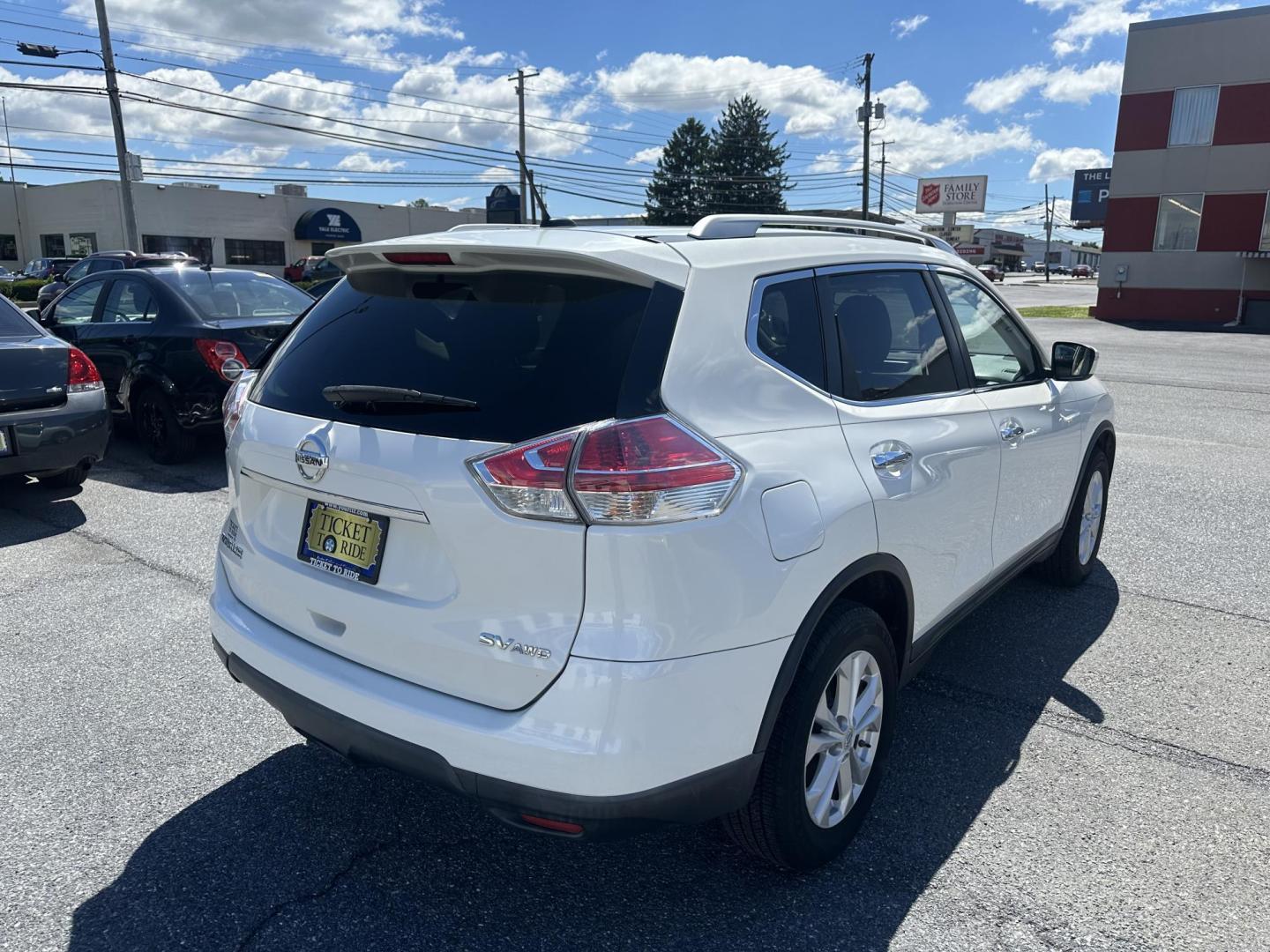 2015 HITE Nissan Rogue S AWD (KNMAT2MV8FP) with an 2.5L L4 DOHC 16V engine, Continuously Variable Transmission transmission, located at 1254 Manheim Pike, Lancaster, PA, 17601, (717) 393-9133, 40.062870, -76.323273- Photo#4
