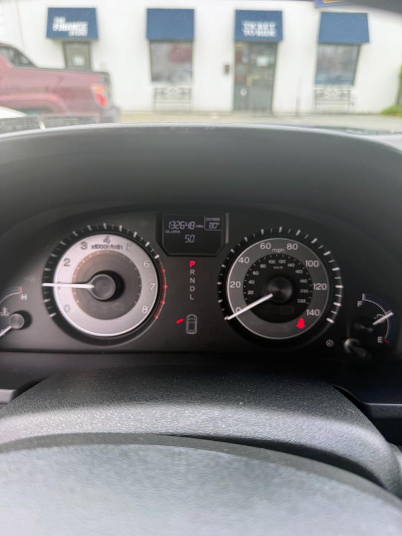 2012 WHITE Honda Odyssey EX-L (5FNRL5H64CB) with an 3.5L V6 SOHC 24V engine, 5-Speed Automatic transmission, located at 1254 Manheim Pike, Lancaster, PA, 17601, (717) 393-9133, 40.062870, -76.323273 - Roomy, comfortable, and built for family life, this 2012 Honda Odyssey EX-L is the perfect vehicle for busy schedules, road trips, and everyday driving. Known for its long-lasting reliability and smooth ride, the Odyssey continues to be one of the most trusted family vehicles on the road. The EX- - Photo#6