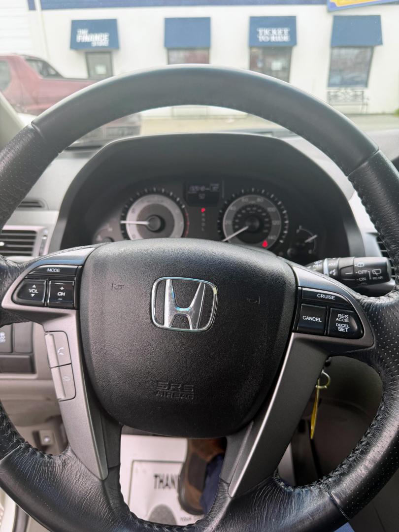 2012 WHITE Honda Odyssey EX-L (5FNRL5H64CB) with an 3.5L V6 SOHC 24V engine, 5-Speed Automatic transmission, located at 1254 Manheim Pike, Lancaster, PA, 17601, (717) 393-9133, 40.062870, -76.323273 - Roomy, comfortable, and built for family life, this 2012 Honda Odyssey EX-L is the perfect vehicle for busy schedules, road trips, and everyday driving. Known for its long-lasting reliability and smooth ride, the Odyssey continues to be one of the most trusted family vehicles on the road. The EX- - Photo#5