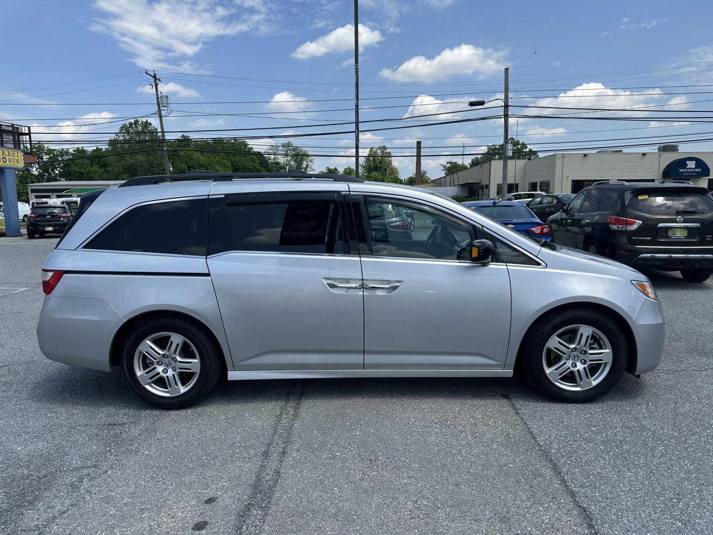 2011 SILVER Honda Odyssey Touring (5FNRL5H91BB) with an 3.5L V6 SOHC 24V engine, 5-Speed Automatic transmission, located at 1254 Manheim Pike, Lancaster, PA, 17601, (717) 393-9133, 40.062870, -76.323273 - Photo#5