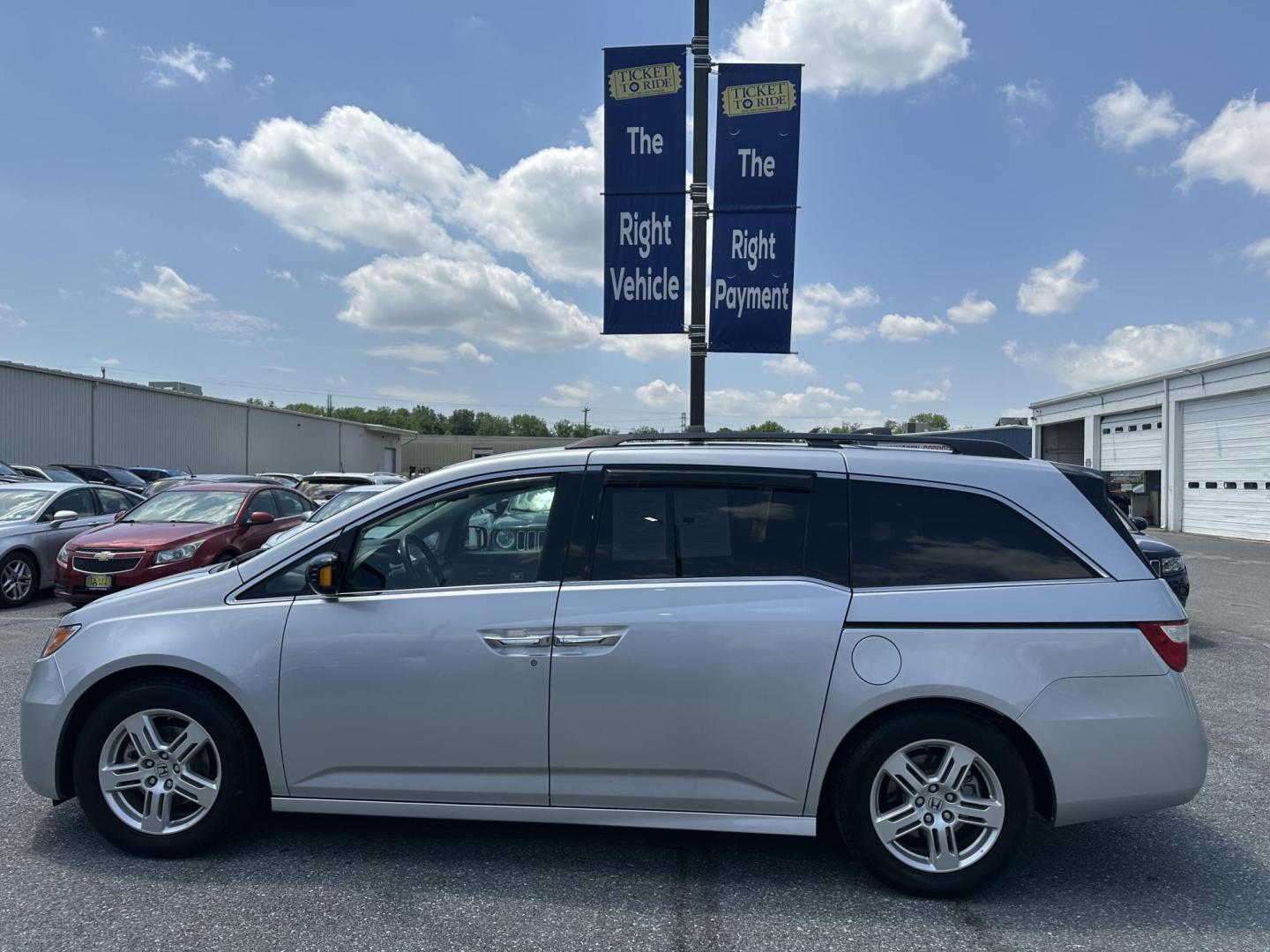2011 SILVER Honda Odyssey Touring (5FNRL5H91BB) with an 3.5L V6 SOHC 24V engine, 5-Speed Automatic transmission, located at 1254 Manheim Pike, Lancaster, PA, 17601, (717) 393-9133, 40.062870, -76.323273 - Photo#7