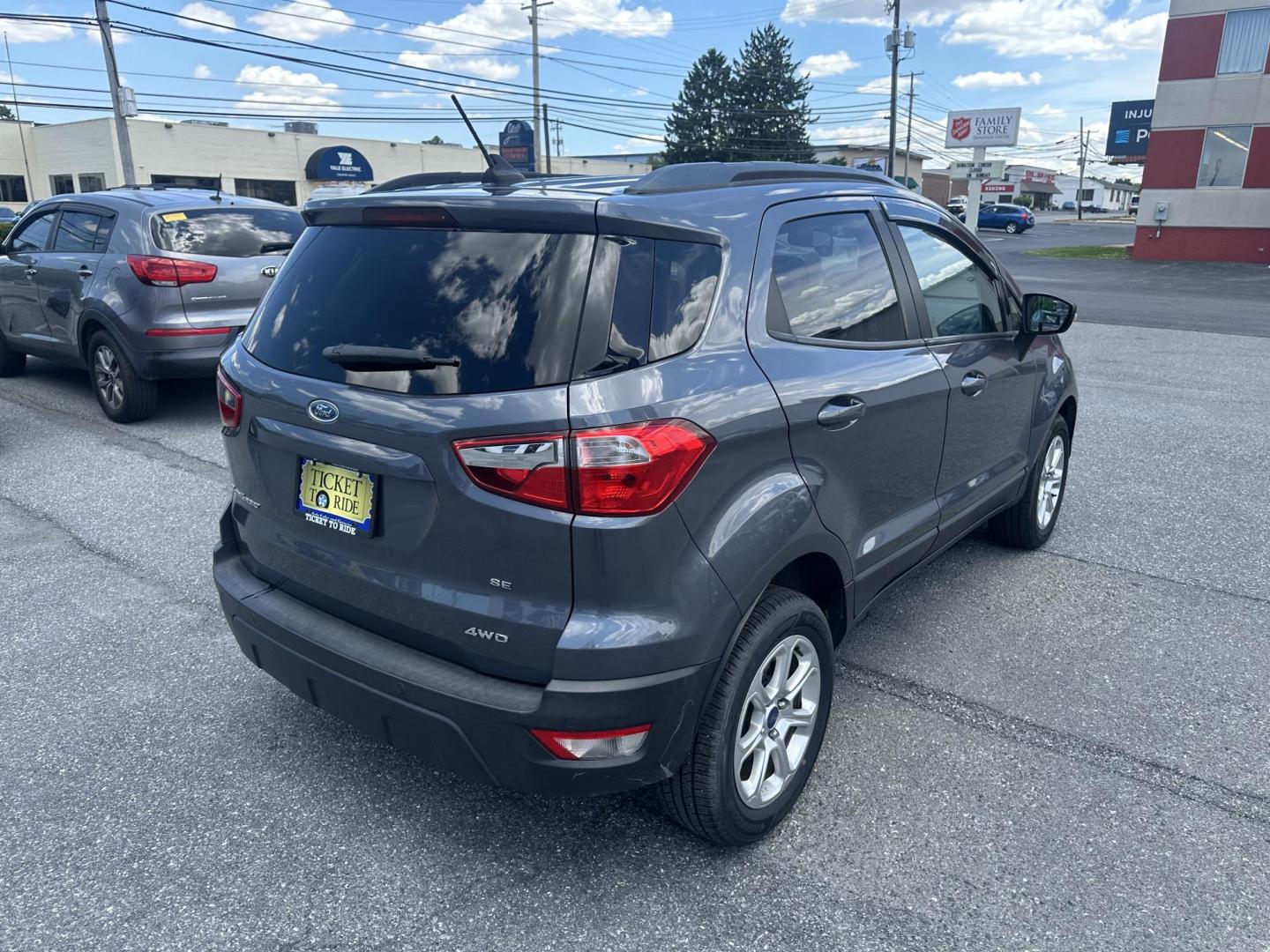 2018 BLUE Ford EcoSport SE AWD (MAJ6P1UL1JC) with an 2.0L L4 DOHC 16V engine, 6A transmission, located at 1254 Manheim Pike, Lancaster, PA, 17601, (717) 393-9133, 40.062870, -76.323273- Photo#4