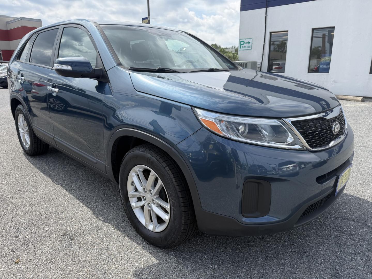 2014 BLUE Kia Sorento LX 2WD (5XYKT3A67EG) with an 2.4L L4 DOHC 16V engine, 6-Speed Automatic transmission, located at 1254 Manheim Pike, Lancaster, PA, 17601, (717) 393-9133, 40.062870, -76.323273- Photo#6