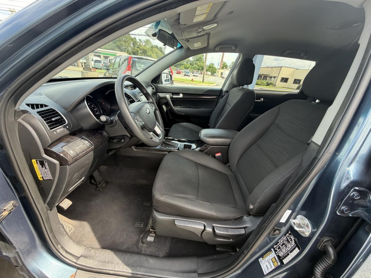 2014 BLUE Kia Sorento LX 2WD (5XYKT3A67EG) with an 2.4L L4 DOHC 16V engine, 6-Speed Automatic transmission, located at 1254 Manheim Pike, Lancaster, PA, 17601, (717) 393-9133, 40.062870, -76.323273- Photo#11
