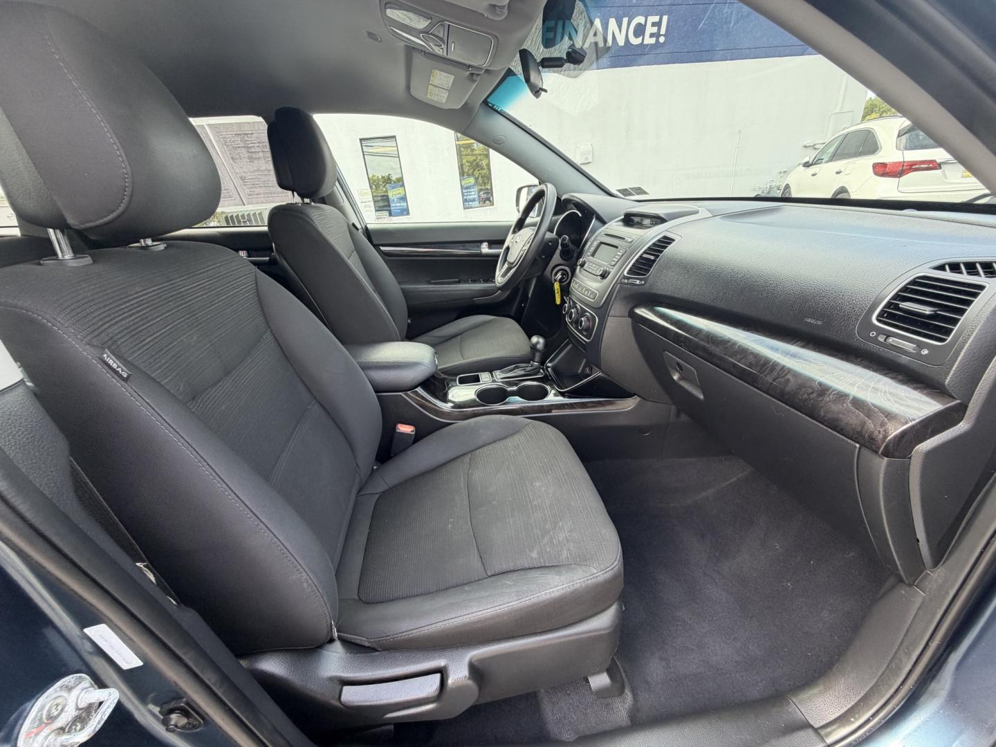 2014 BLUE Kia Sorento LX 2WD (5XYKT3A67EG) with an 2.4L L4 DOHC 16V engine, 6-Speed Automatic transmission, located at 1254 Manheim Pike, Lancaster, PA, 17601, (717) 393-9133, 40.062870, -76.323273- Photo#14