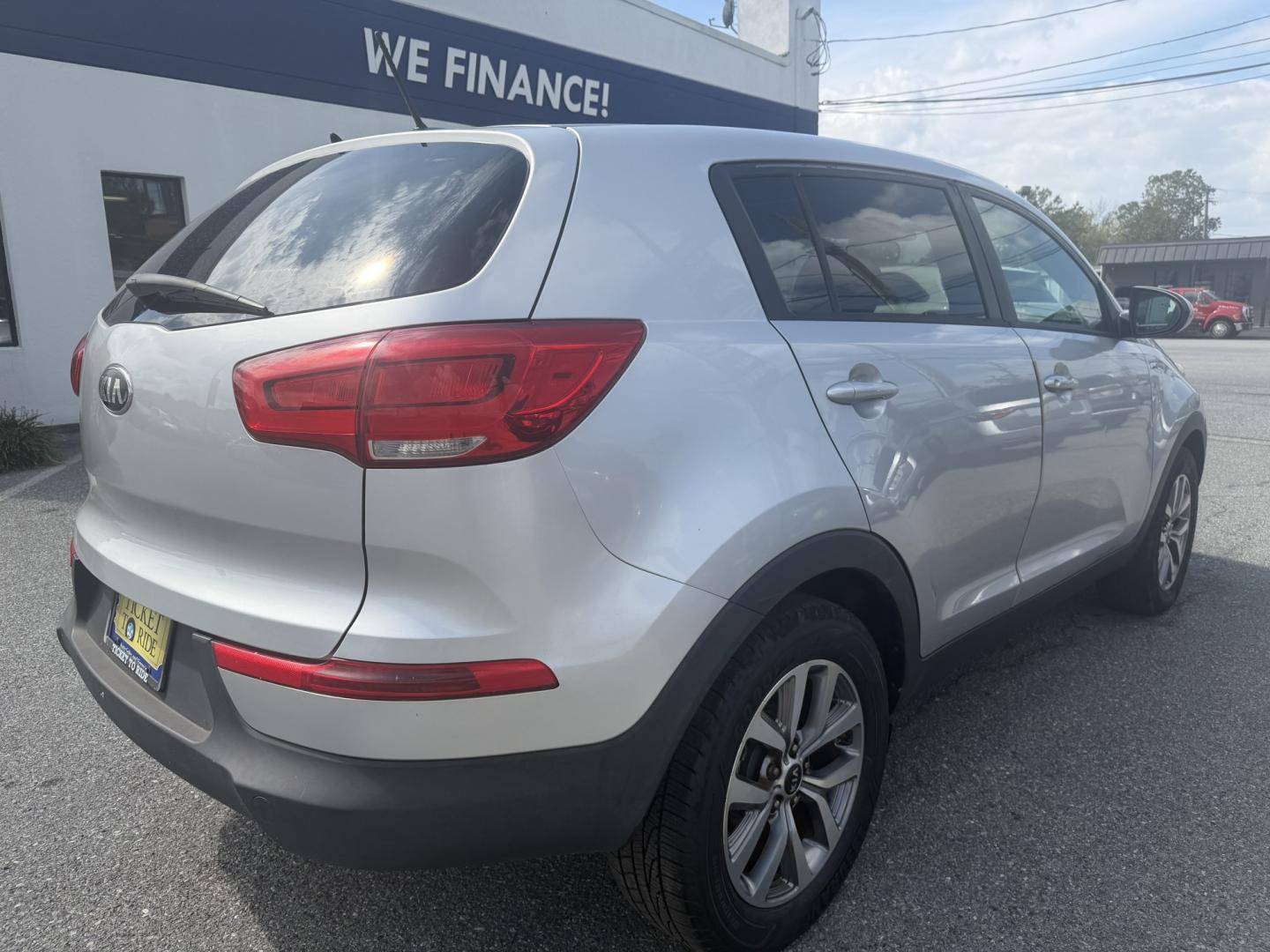 2014 SILVER Kia Sportage LX AWD (KNDPBCAC4E7) with an 2.4L V6 DOHC 24V engine, 6-Speed Automatic transmission, located at 1254 Manheim Pike, Lancaster, PA, 17601, (717) 393-9133, 40.062870, -76.323273- Photo#4