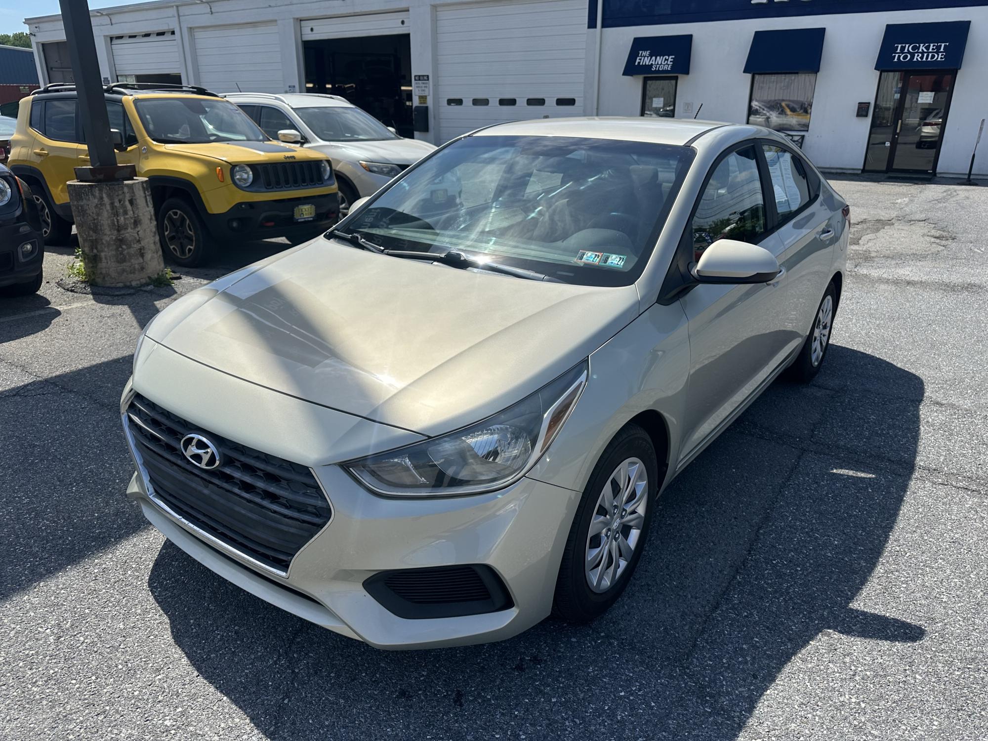 photo of 2018 Hyundai Accent SEL 4-Door 6A