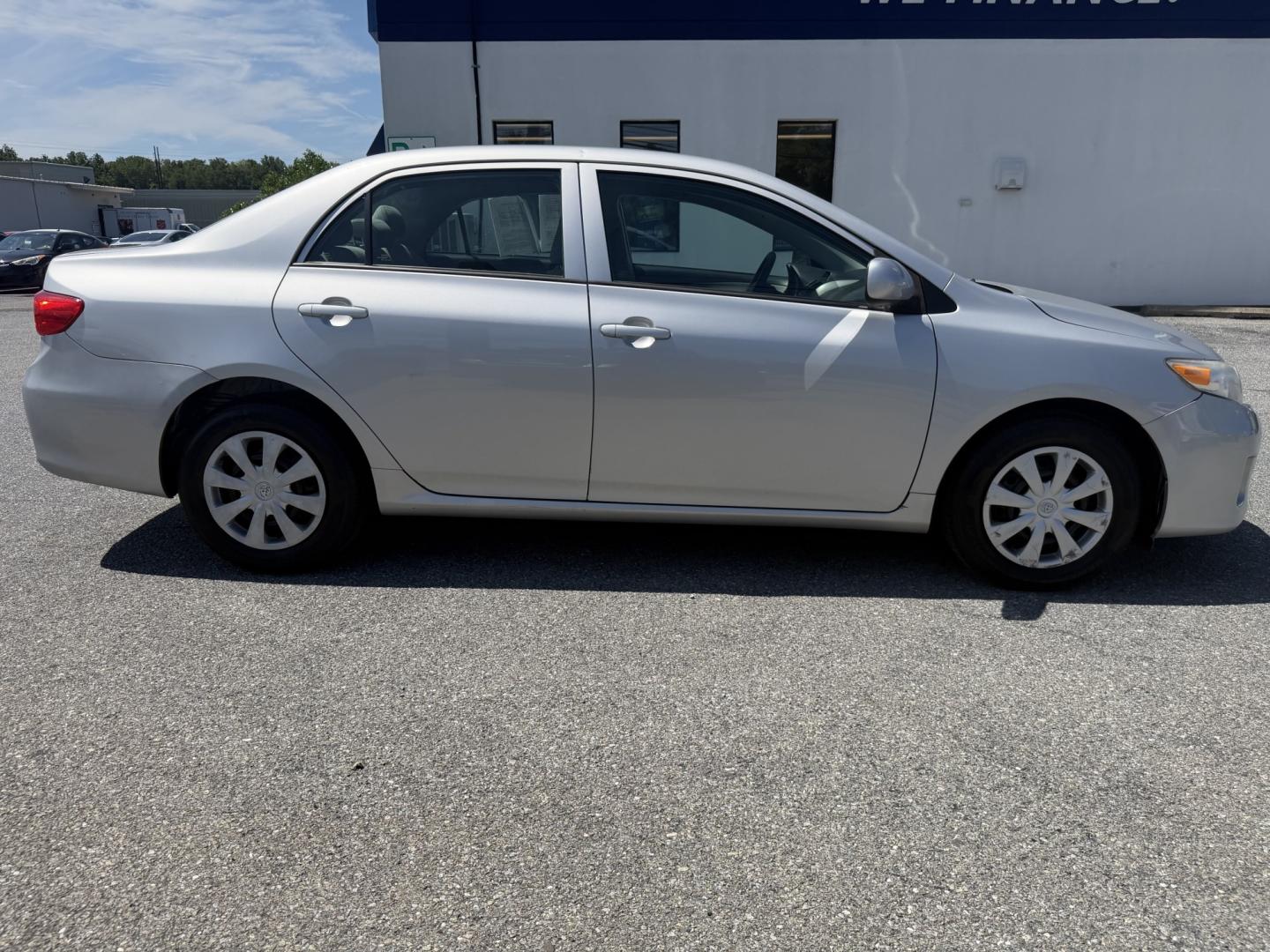 2013 SILVER Toyota Corolla LE 4-Speed AT (5YFBU4EE6DP) with an 1.8L L4 DOHC 16V engine, 4-Speed Automatic transmission, located at 1254 Manheim Pike, Lancaster, PA, 17601, (717) 393-9133, 40.062870, -76.323273 - The 2013 Toyota Corolla is a practical and dependable sedan that’s well suited for commuting, running errands, and everyday driving. Known for its strong reputation for reliability, the Corolla offers a comfortable interior, excellent fuel economy, and affordable operating costs—making it a smar- Photo#5