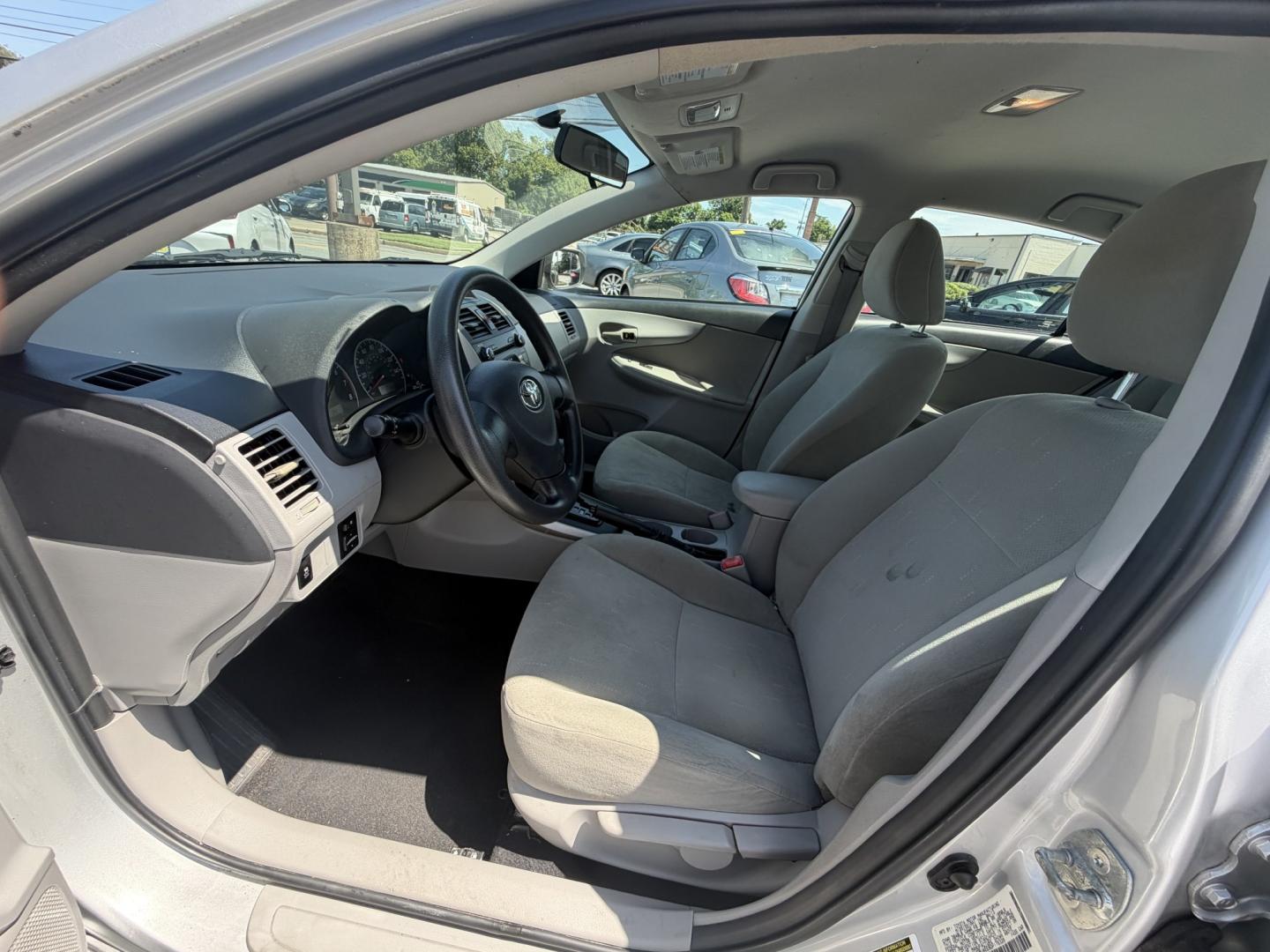 2013 SILVER Toyota Corolla LE 4-Speed AT (5YFBU4EE6DP) with an 1.8L L4 DOHC 16V engine, 4-Speed Automatic transmission, located at 1254 Manheim Pike, Lancaster, PA, 17601, (717) 393-9133, 40.062870, -76.323273 - The 2013 Toyota Corolla is a practical and dependable sedan that’s well suited for commuting, running errands, and everyday driving. Known for its strong reputation for reliability, the Corolla offers a comfortable interior, excellent fuel economy, and affordable operating costs—making it a smar- Photo#11