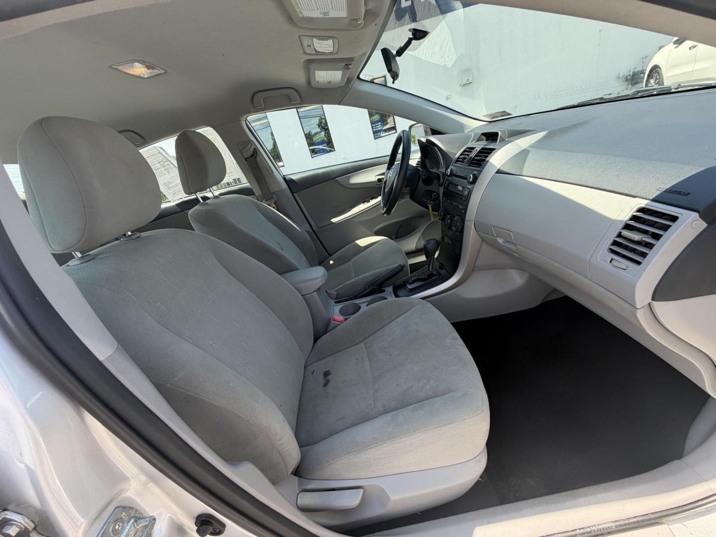 2013 SILVER Toyota Corolla LE 4-Speed AT (5YFBU4EE6DP) with an 1.8L L4 DOHC 16V engine, 4-Speed Automatic transmission, located at 1254 Manheim Pike, Lancaster, PA, 17601, (717) 393-9133, 40.062870, -76.323273 - The 2013 Toyota Corolla is a practical and dependable sedan that’s well suited for commuting, running errands, and everyday driving. Known for its strong reputation for reliability, the Corolla offers a comfortable interior, excellent fuel economy, and affordable operating costs—making it a smar- Photo#14