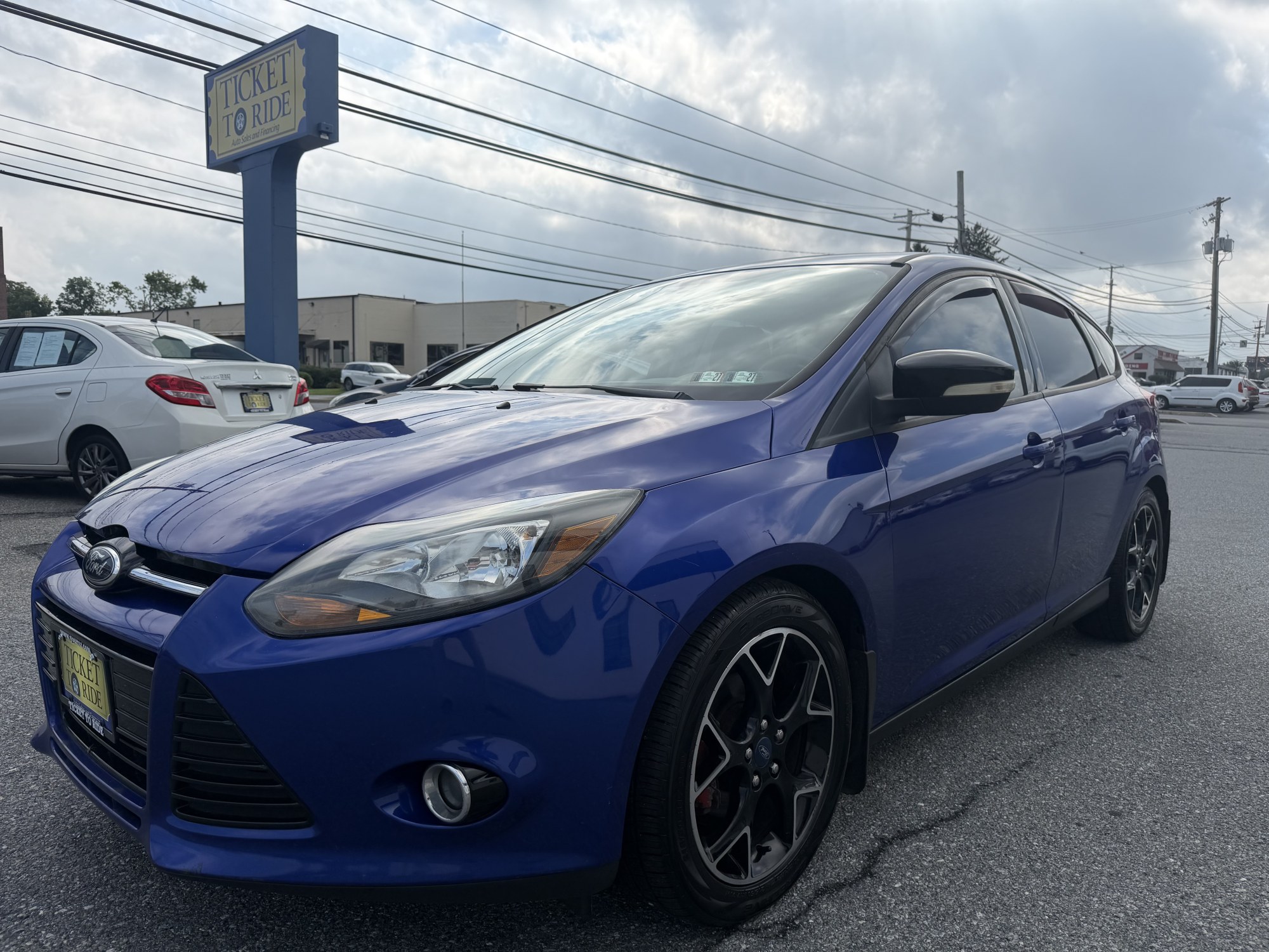 photo of 2013 Ford Focus SE Hatch