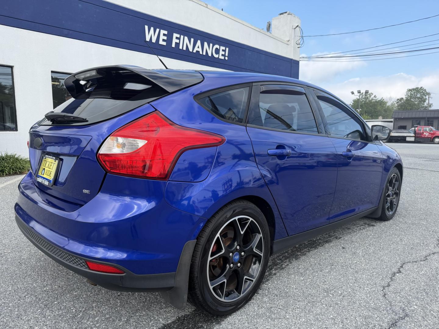 2013 BLUE Ford Focus SE Hatch (1FADP3K21DL) with an 2.0L L4 DOHC 16V engine, located at 1254 Manheim Pike, Lancaster, PA, 17601, (717) 393-9133, 40.062870, -76.323273- Photo#4