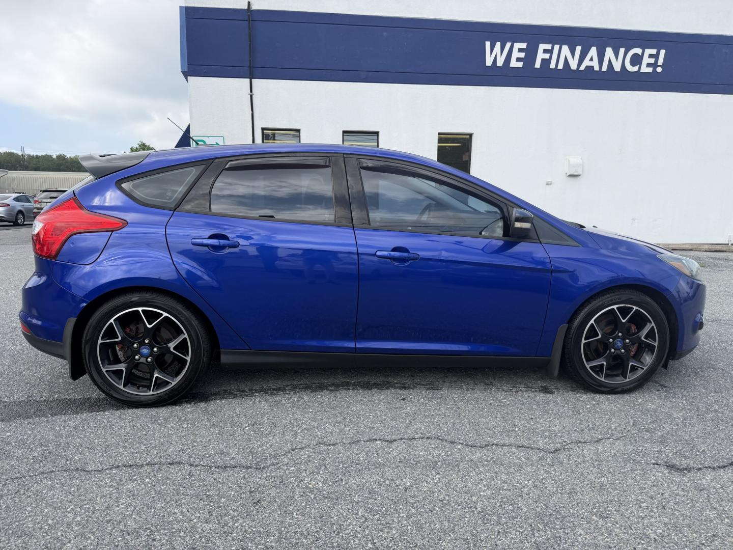 2013 BLUE Ford Focus SE Hatch (1FADP3K21DL) with an 2.0L L4 DOHC 16V engine, located at 1254 Manheim Pike, Lancaster, PA, 17601, (717) 393-9133, 40.062870, -76.323273- Photo#5