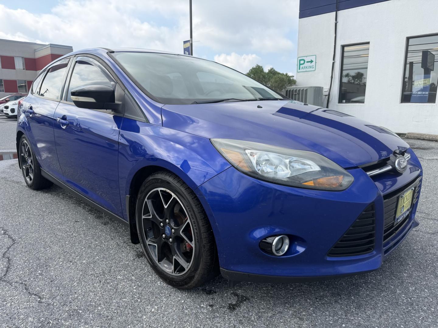 2013 BLUE Ford Focus SE Hatch (1FADP3K21DL) with an 2.0L L4 DOHC 16V engine, located at 1254 Manheim Pike, Lancaster, PA, 17601, (717) 393-9133, 40.062870, -76.323273- Photo#6
