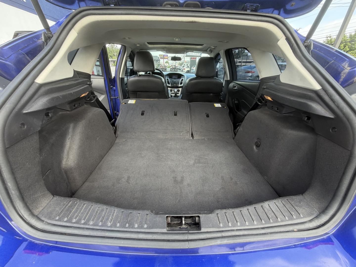 2013 BLUE Ford Focus SE Hatch (1FADP3K21DL) with an 2.0L L4 DOHC 16V engine, located at 1254 Manheim Pike, Lancaster, PA, 17601, (717) 393-9133, 40.062870, -76.323273- Photo#18