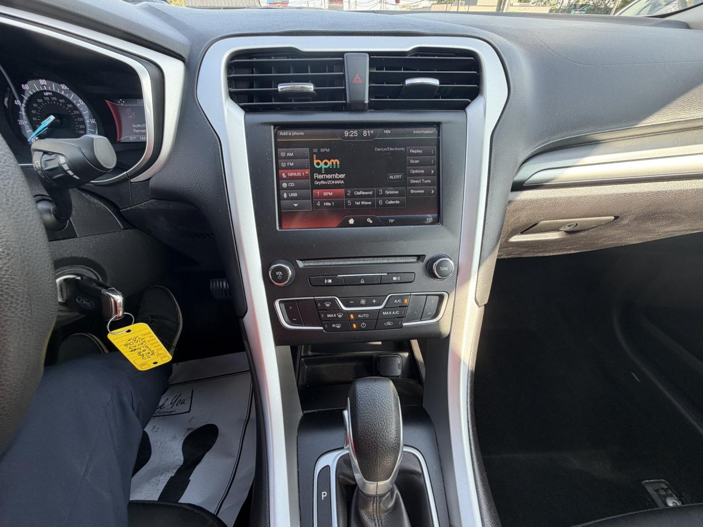 2016 GREY Ford Fusion SE (3FA6P0H70GR) with an 2.5L L4 DOHC 16V engine, 6A transmission, located at 1254 Manheim Pike, Lancaster, PA, 17601, (717) 393-9133, 40.062870, -76.323273- Photo#10