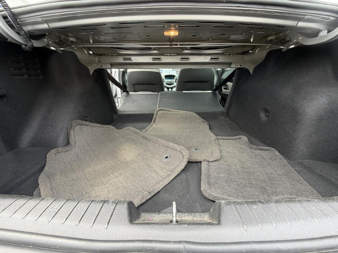 2011 SILVER Chevrolet Cruze 2LS (1G1PC5SH4B7) with an 1.8L L4 DOHC 16V FFV engine, 6A transmission, located at 1254 Manheim Pike, Lancaster, PA, 17601, (717) 393-9133, 40.062870, -76.323273- Photo#16