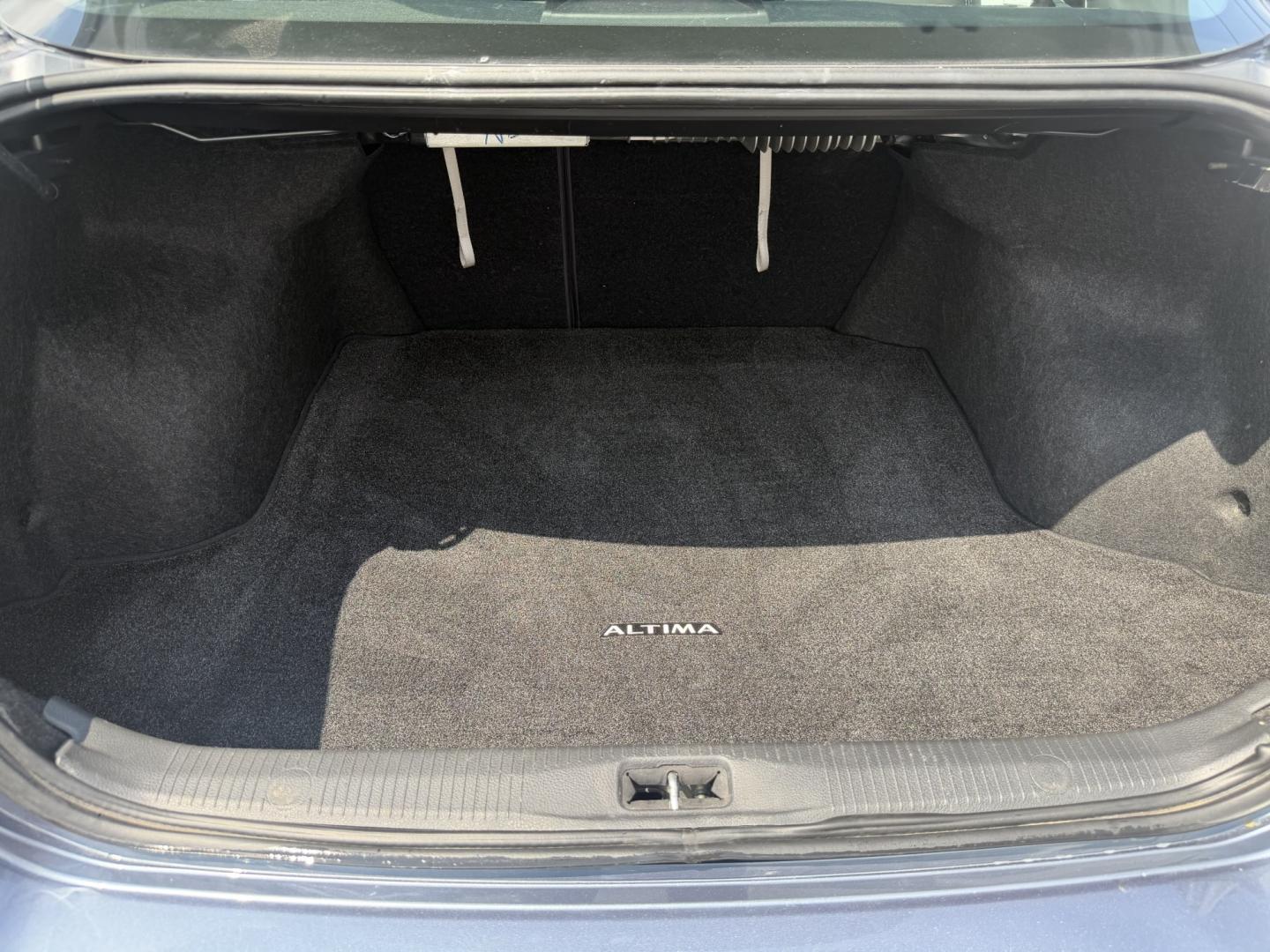 2012 GREY Nissan Altima 2.5 S (1N4AL2AP6CN) with an 2.5L L4 DOHC 16V engine, located at 1254 Manheim Pike, Lancaster, PA, 17601, (717) 393-9133, 40.062870, -76.323273- Photo#17